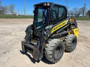 2023 New Holland L318