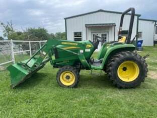 2011 John Deere 3032E