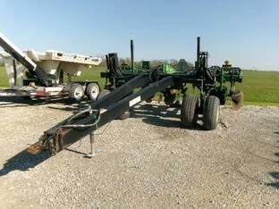 2003 John Deere 2100