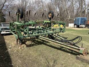 John Deere 1610
