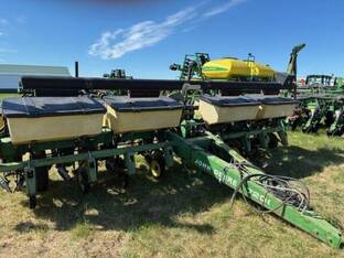 John Deere 7200