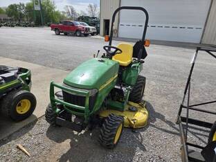 2006 John Deere 2305