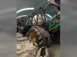 2011 John Deere 4930