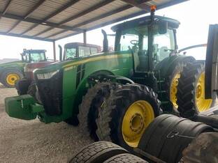 2016 John Deere 8270R