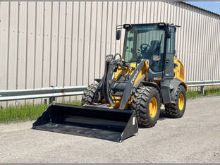 2022 John Deere 244L