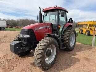 2013 Case IH FARMALL 140A