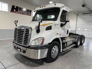 2014 Freightliner CASCADIA 113