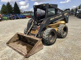 New Holland LX885