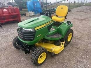 2022 John Deere X758