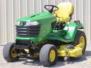 2017 John Deere X750