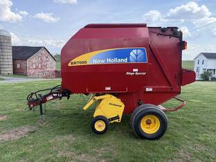 2011 New Holland BR7060