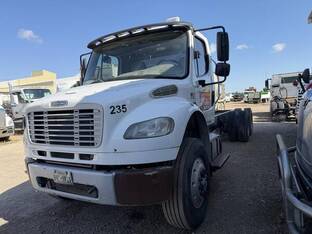 2015 Freightliner BUSINESS CLASS M2 106