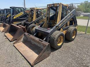 1989 New Holland L783