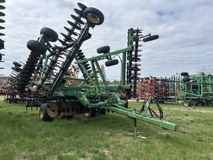John Deere 637