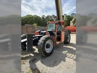2022 JLG 10054