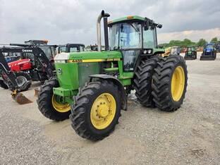 1989 John Deere 4455