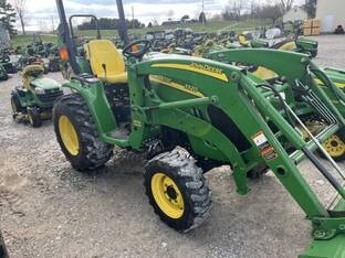 2010 John Deere 3320