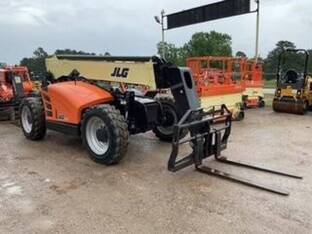 2019 JLG 943
