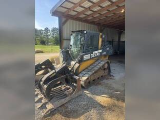 2017 John Deere 323E