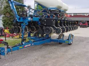 2023 Kinze 3505