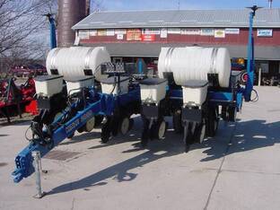 1997 Kinze 2000