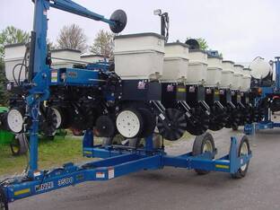 2010 Kinze 3500