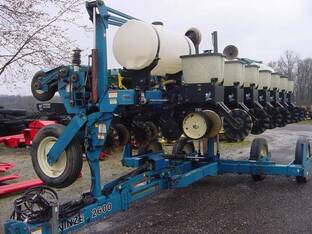 1996 Kinze 2600