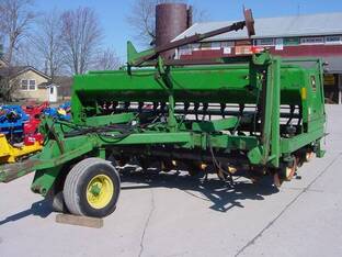 John Deere 750