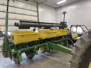 2016 John Deere 1755
