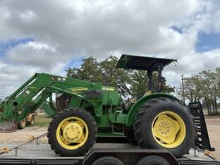 2015 John Deere 5065E