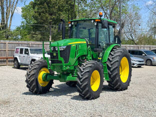 2025 John Deere 6135E