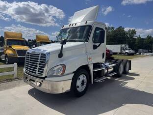 2015 Freightliner CASCADIA 125