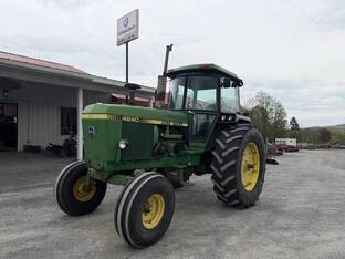 John Deere 4240