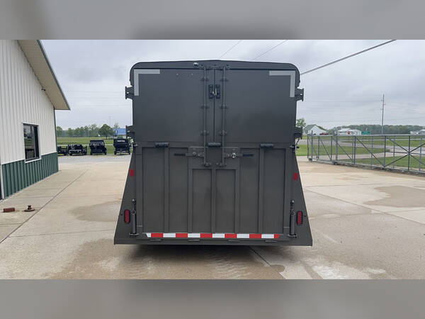 2027 Valley 6.5'x18' 12k thoroughbred 3 horse traile