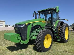 2025 John Deere 8R 250