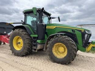 2025 John Deere 8R 250