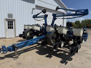 2017 Kinze 3200