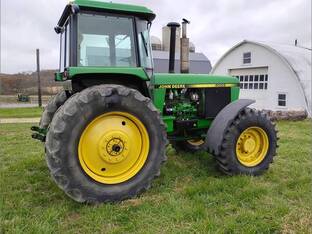 1990 John Deere 4055