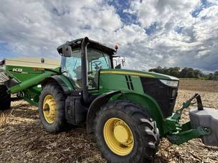 2013 John Deere 7215R