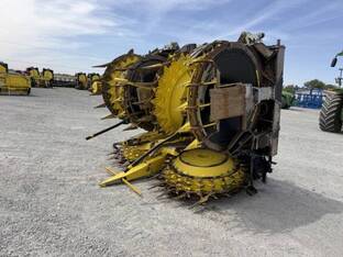 2022 John Deere 772