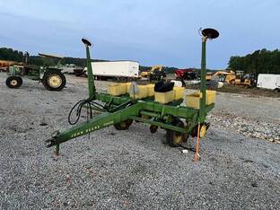 John Deere 7000