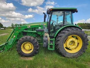 2017 John Deere 6105E