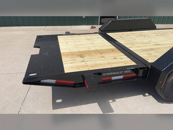 2026 Moritz 7'x20' 14k power tail / spare / hyd. jac