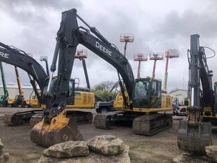 2016 John Deere 210G LC