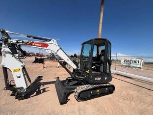 2025 Bobcat E32
