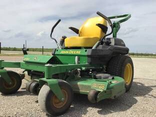 2022 John Deere Z735E