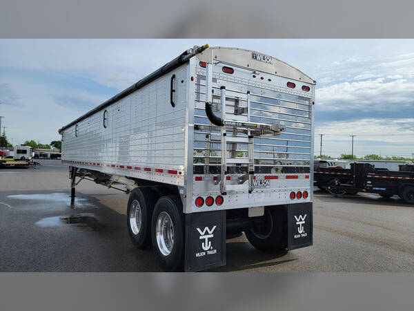 2027 Wilson 40'x96"x67" pacesetter hopper trailer