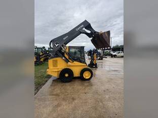 2022 John Deere 320G