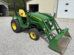 2010 John Deere 3320