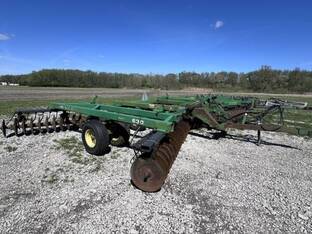 1990 John Deere 630